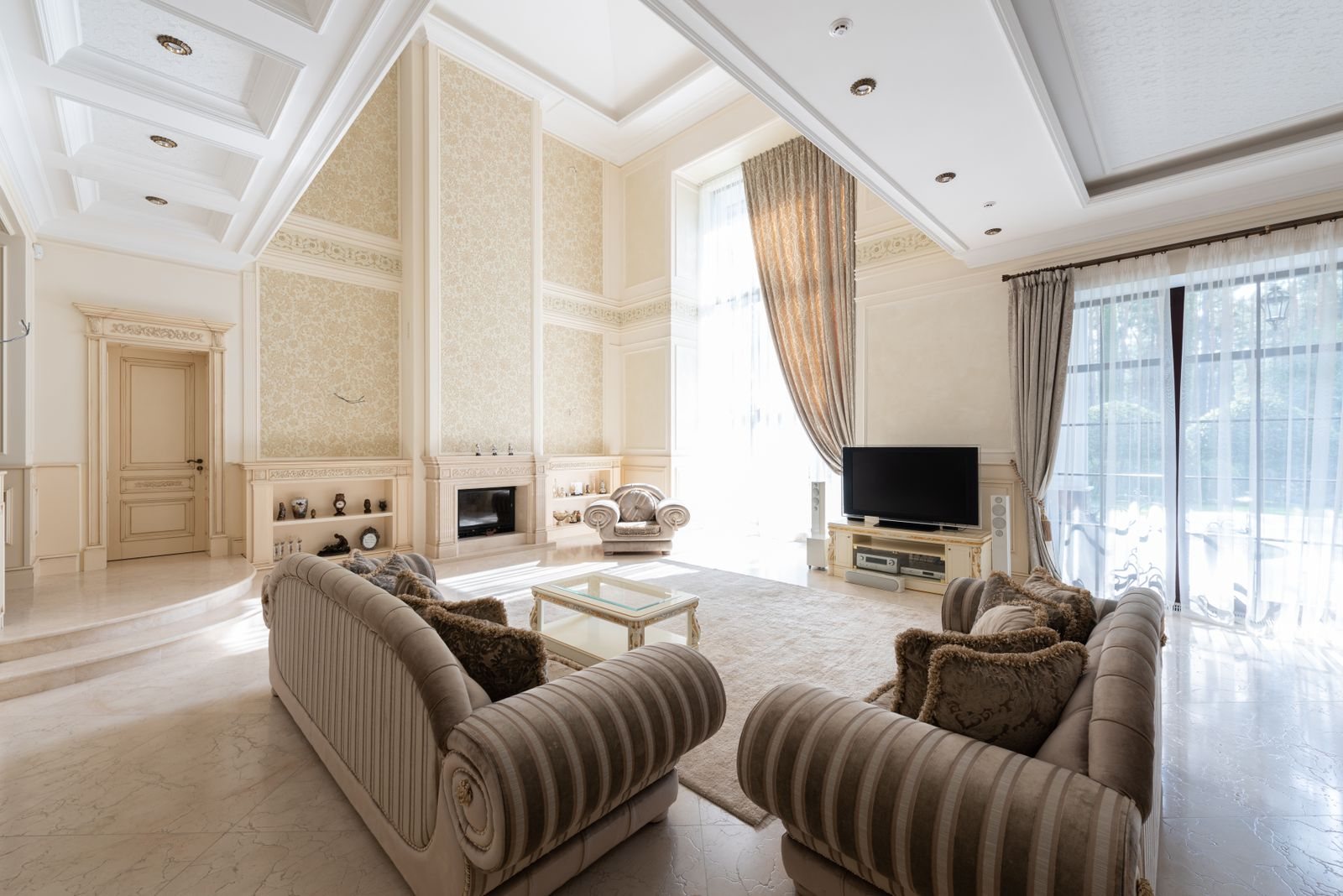 Grand luxury living room interior
